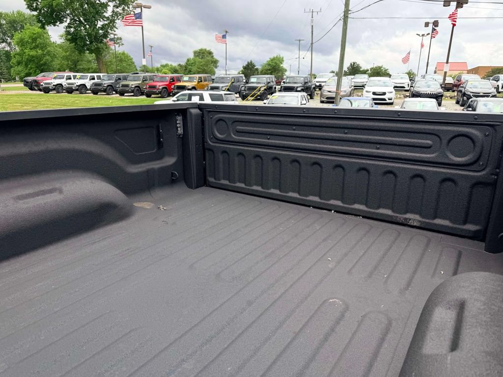 Used 2025 RAM 2500 Big Horn AWD/4WD image 11