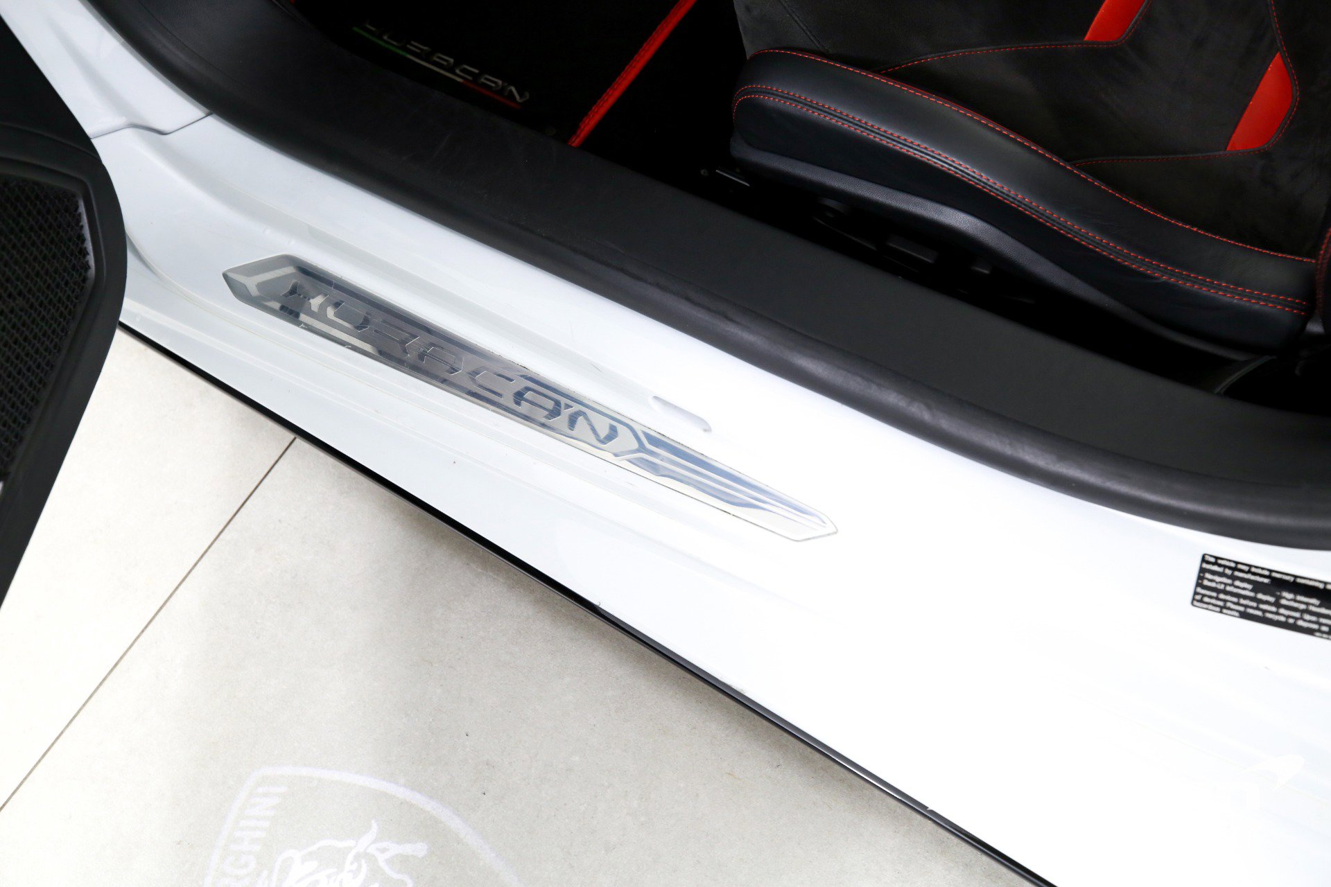 Used 2020 Lamborghini Huracan EVO image 17