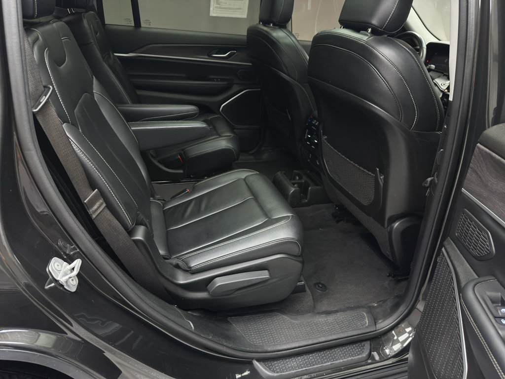 Used 2022 Jeep Grand Cherokee L Limited AWD/4WD image 14