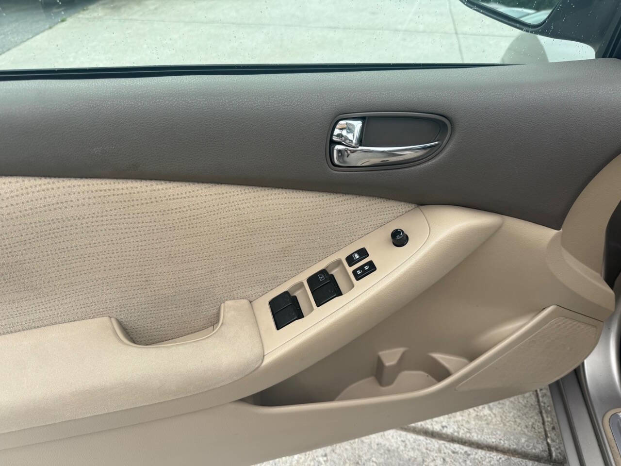 Used 2011 Nissan Altima 2.5 S FWD image 16