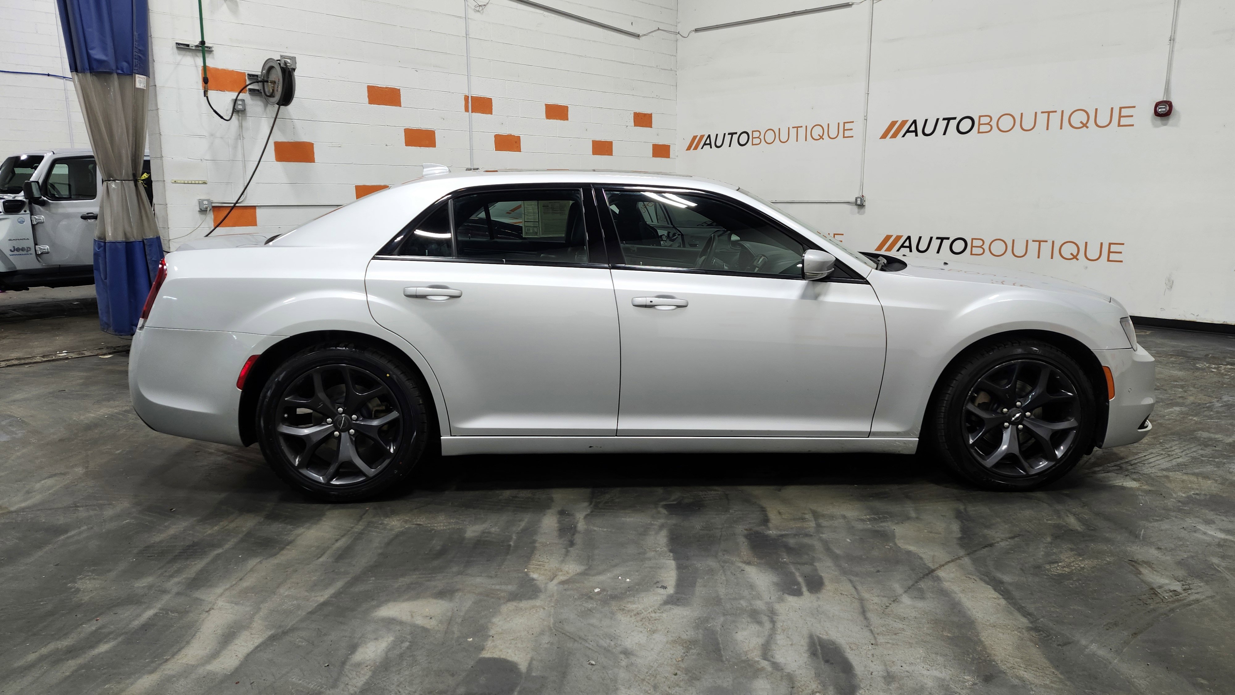 Used 2023 Chrysler 300 S image 19