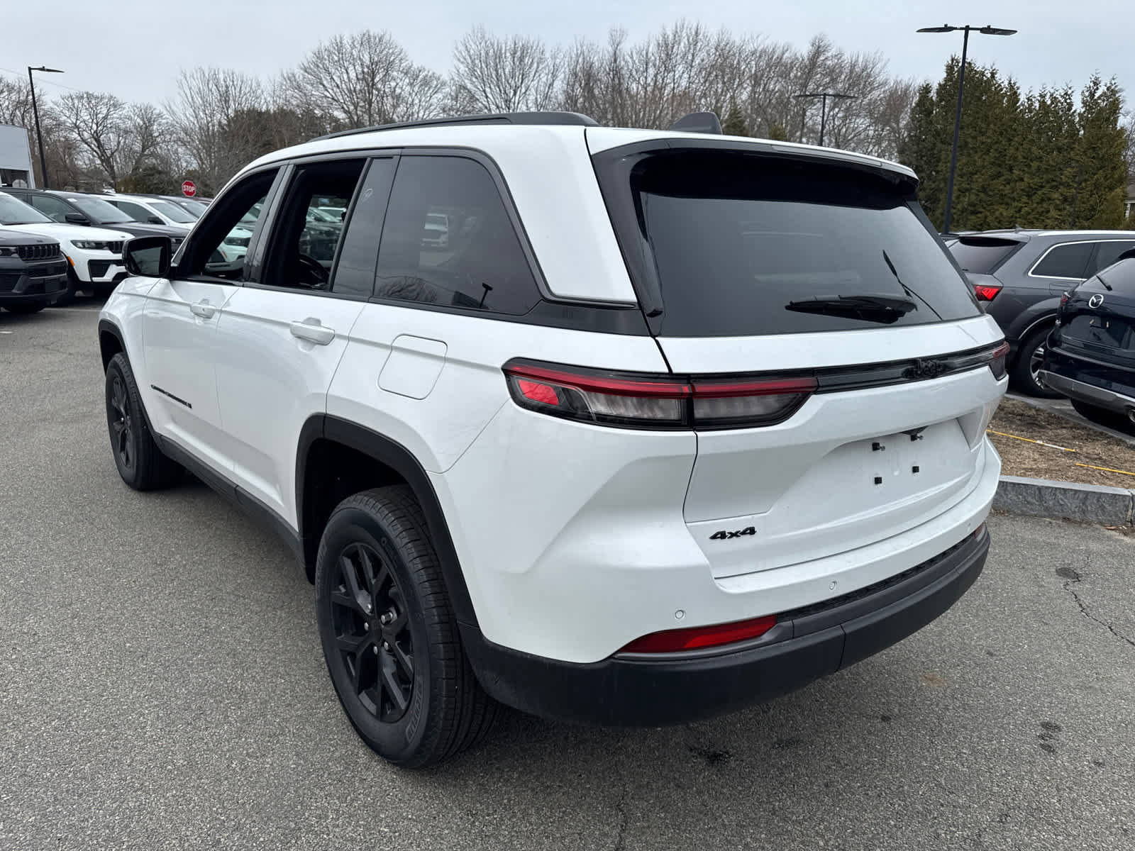 New 2026 Jeep Grand Cherokee Altitude AWD/4WD image 4