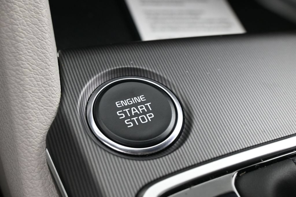Used 2026 Kia Sportage EX FWD image 30