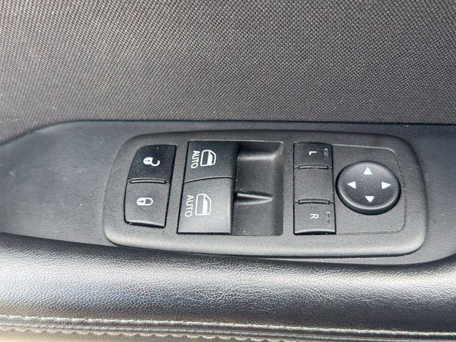 Used 2022 Dodge Challenger R/T RWD image 8