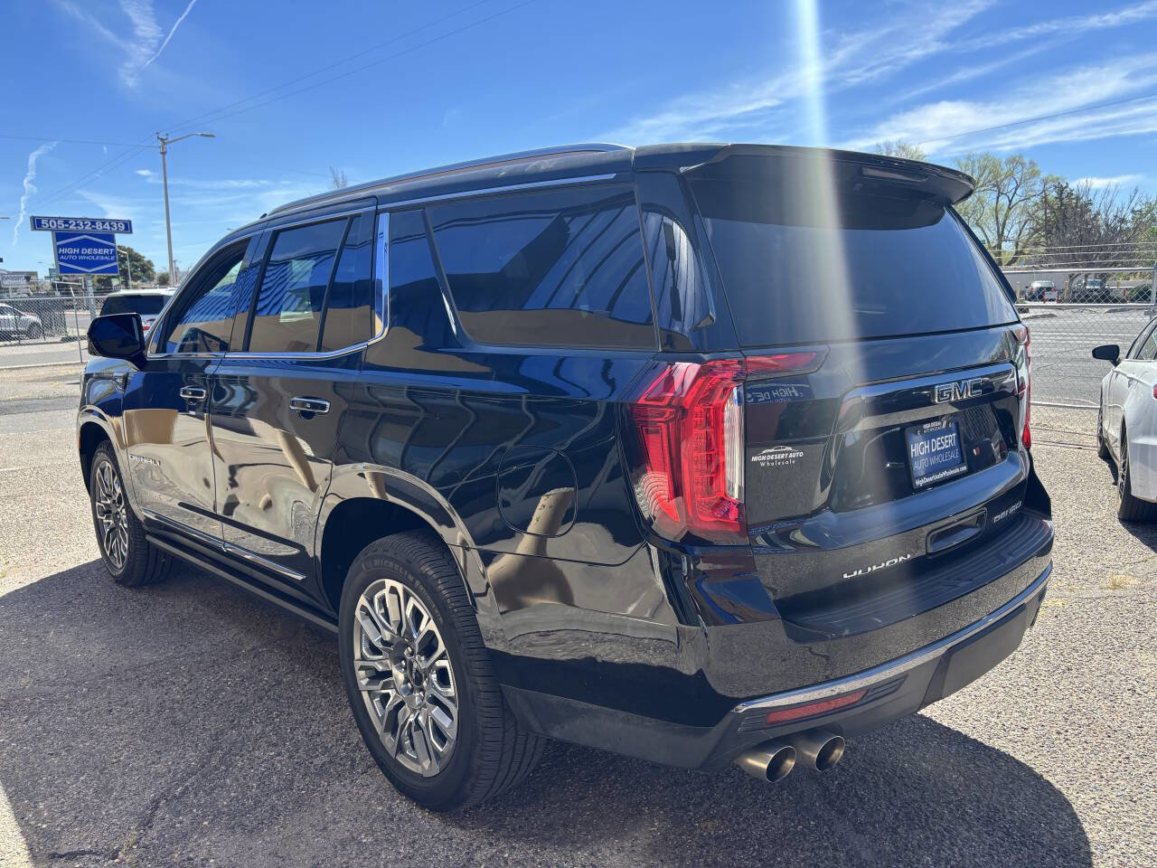 Used 2023 GMC Yukon Denali Ultimate image 24