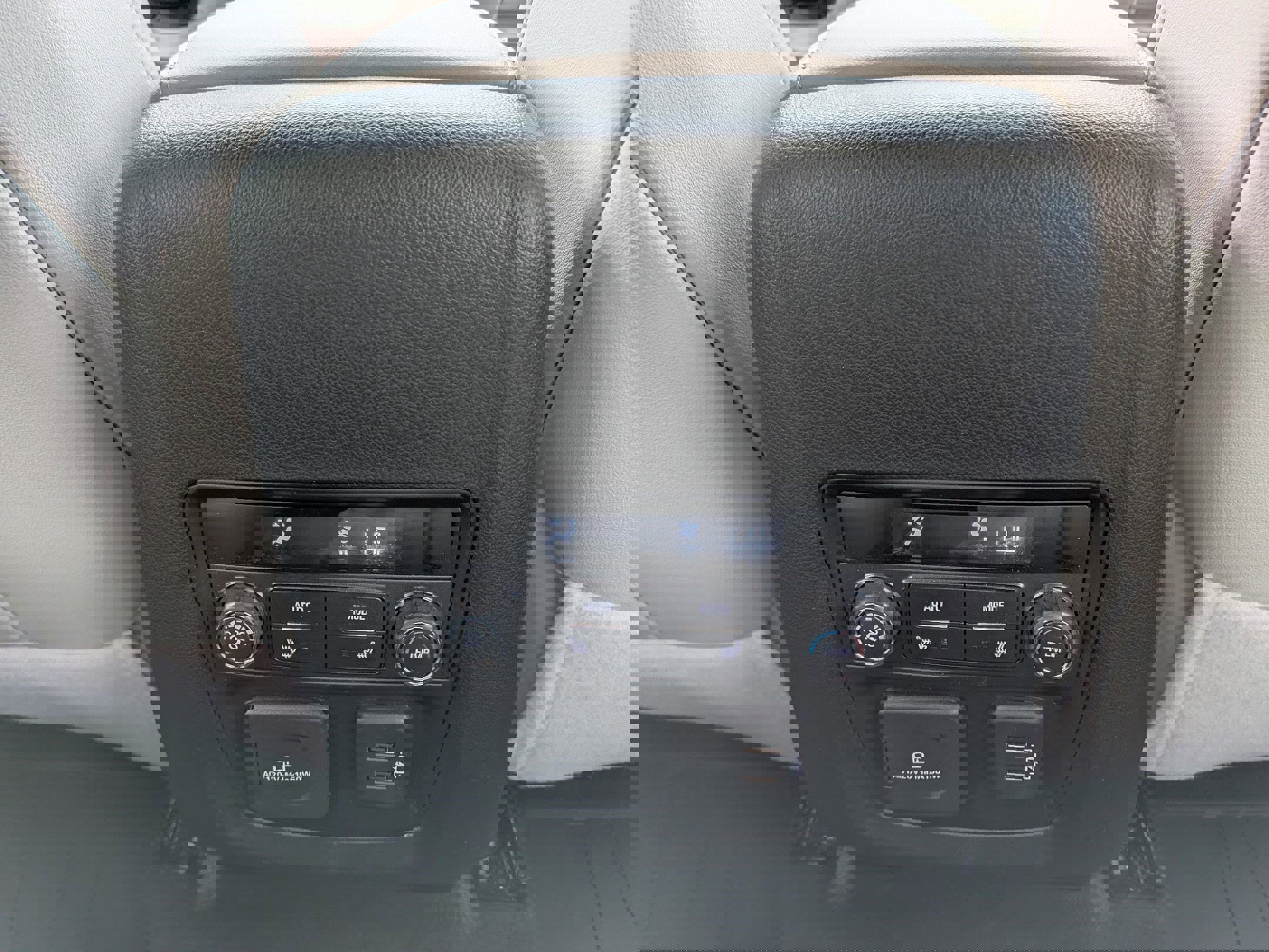 Used 2023 Buick Enclave Avenir w/ Avenir Technology Package image 30