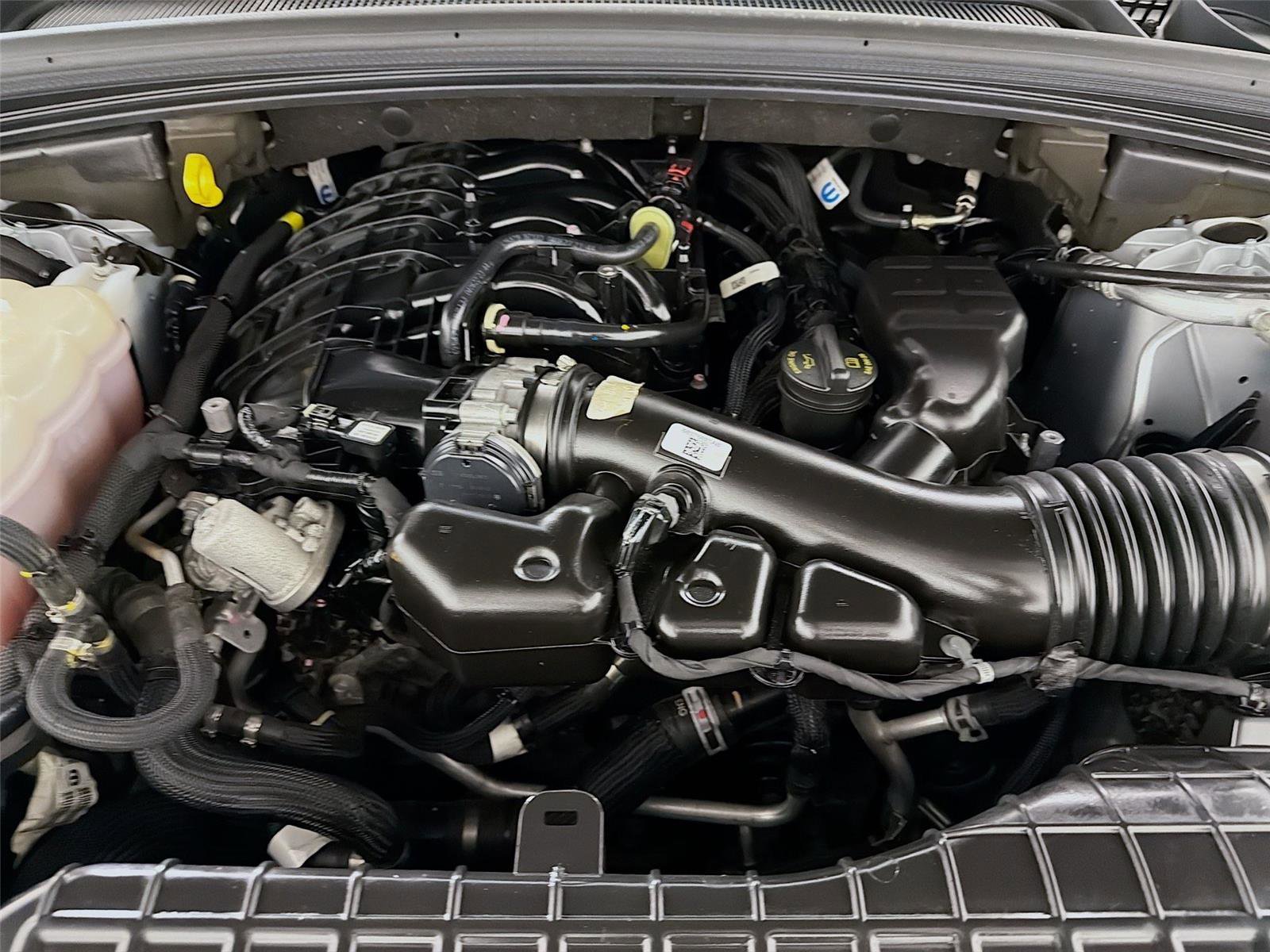 Used 2022 Jeep Grand Cherokee Limited w/ Luxury Tech Group II AWD/4WD image 29