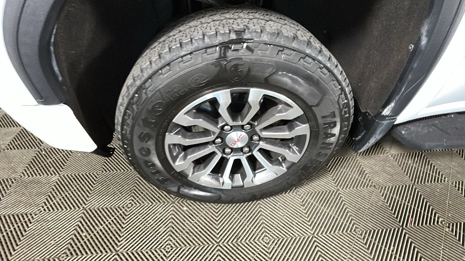 Used 2022 GMC Sierra 1500 AT4 w/ AT4 Premium Package AWD/4WD image 11