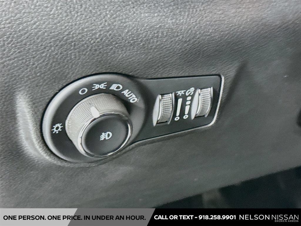 Used 2024 Jeep Compass Limited AWD/4WD image 10