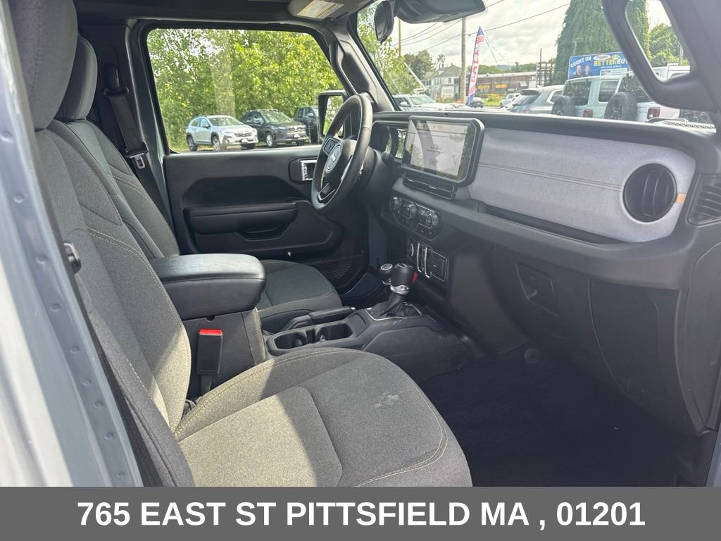 Used 2024 Jeep Wrangler Unlimited Sport AWD/4WD image 18
