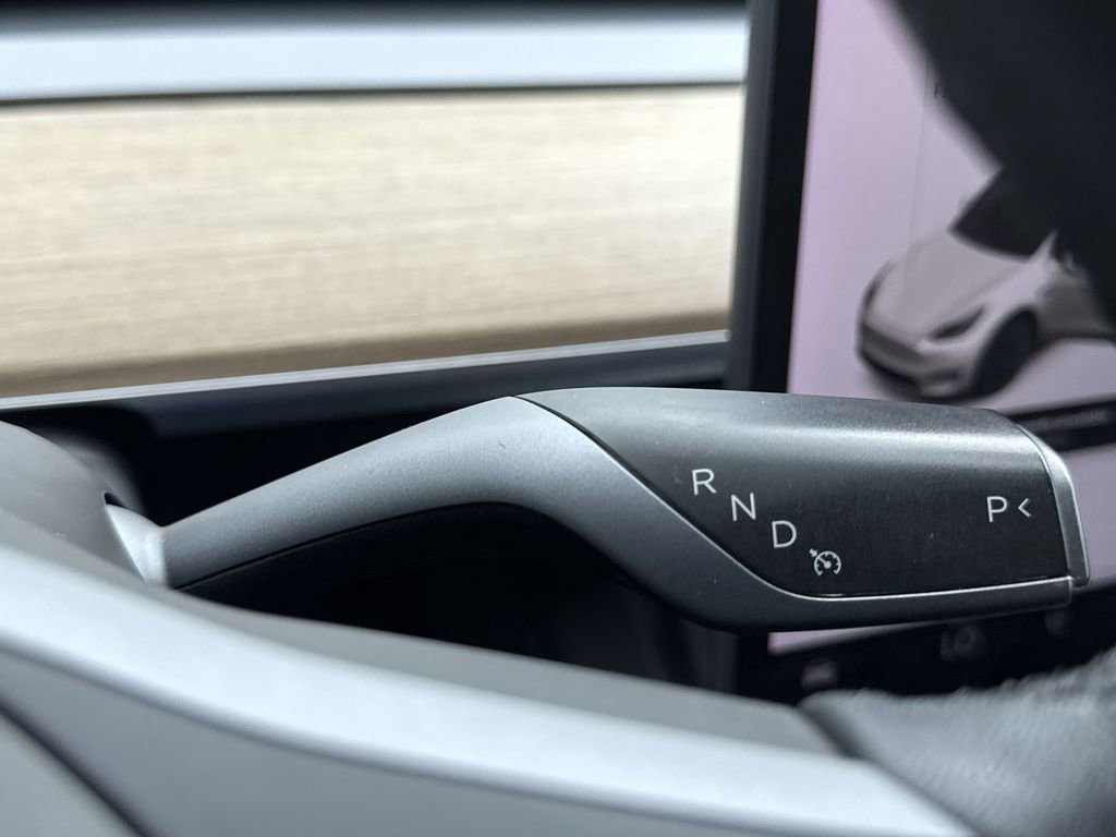 Used 2021 Tesla Model Y Long Range AWD/4WD image 22
