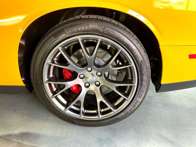 Used 2017 Dodge Challenger SRT w/ Technology Group image 18