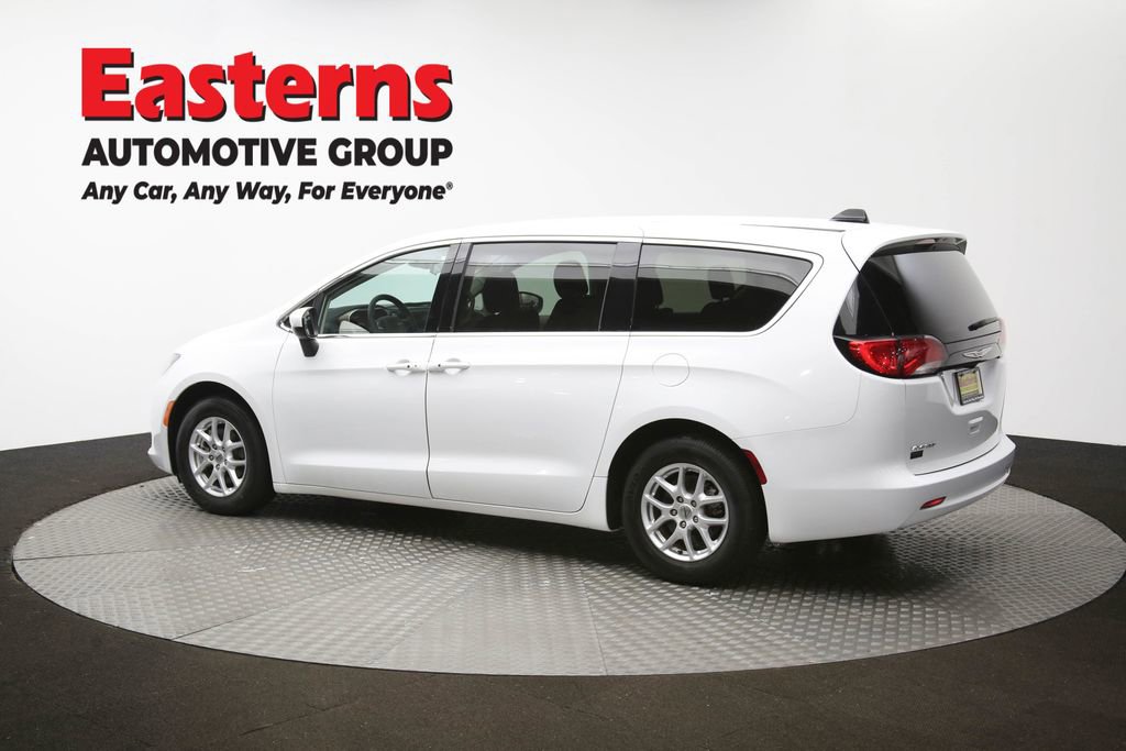Used 2023 Chrysler Voyager LX image 62