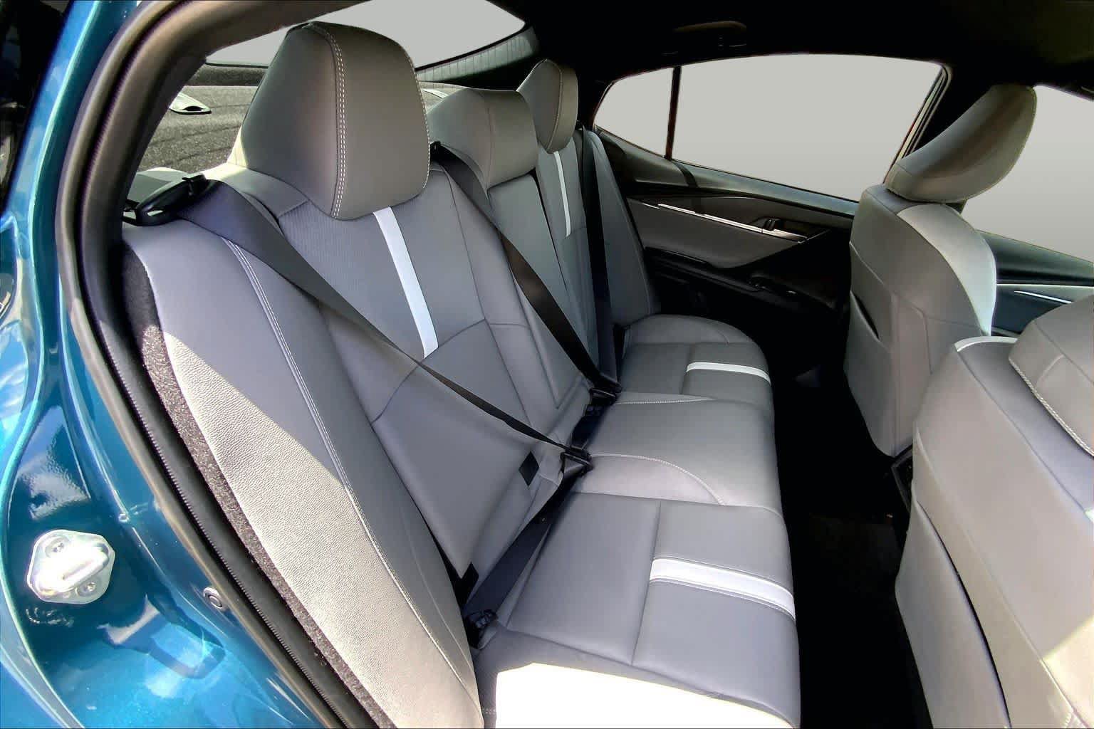 Used 2025 Toyota Camry SE FWD image 37