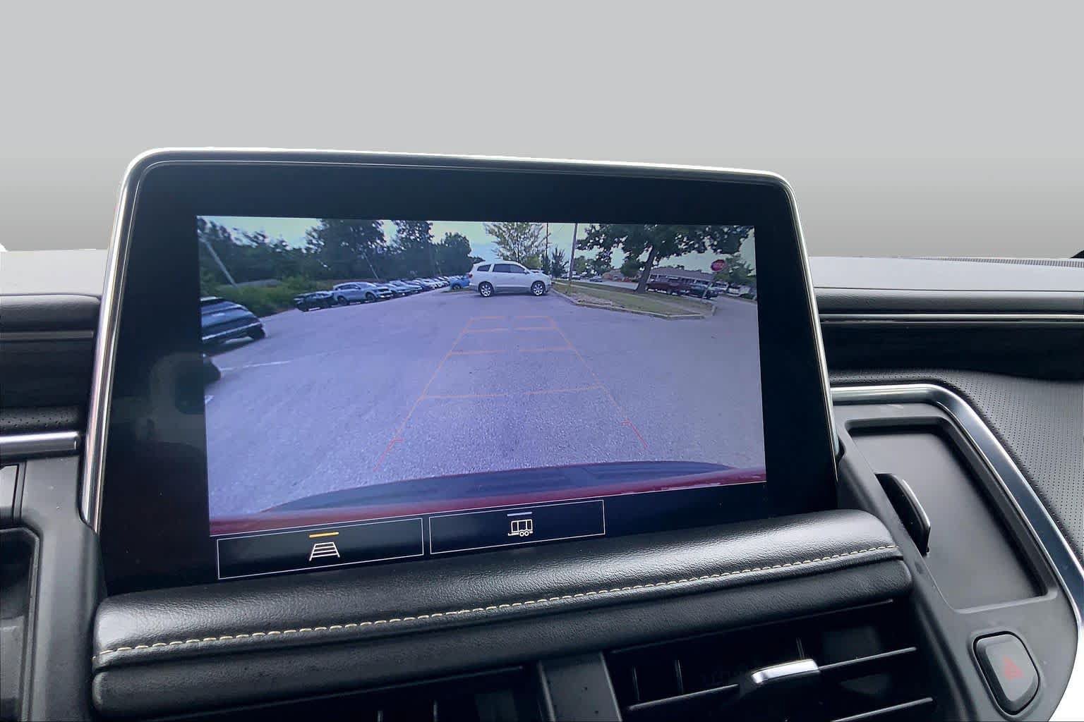 Used 2021 GMC Yukon XL SLT AWD/4WD image 25