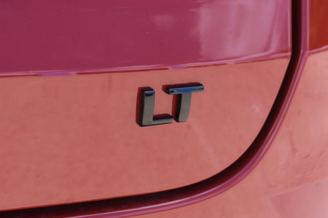 New 2026 Chevrolet Trax LT w/ Sunroof Package FWD image 8