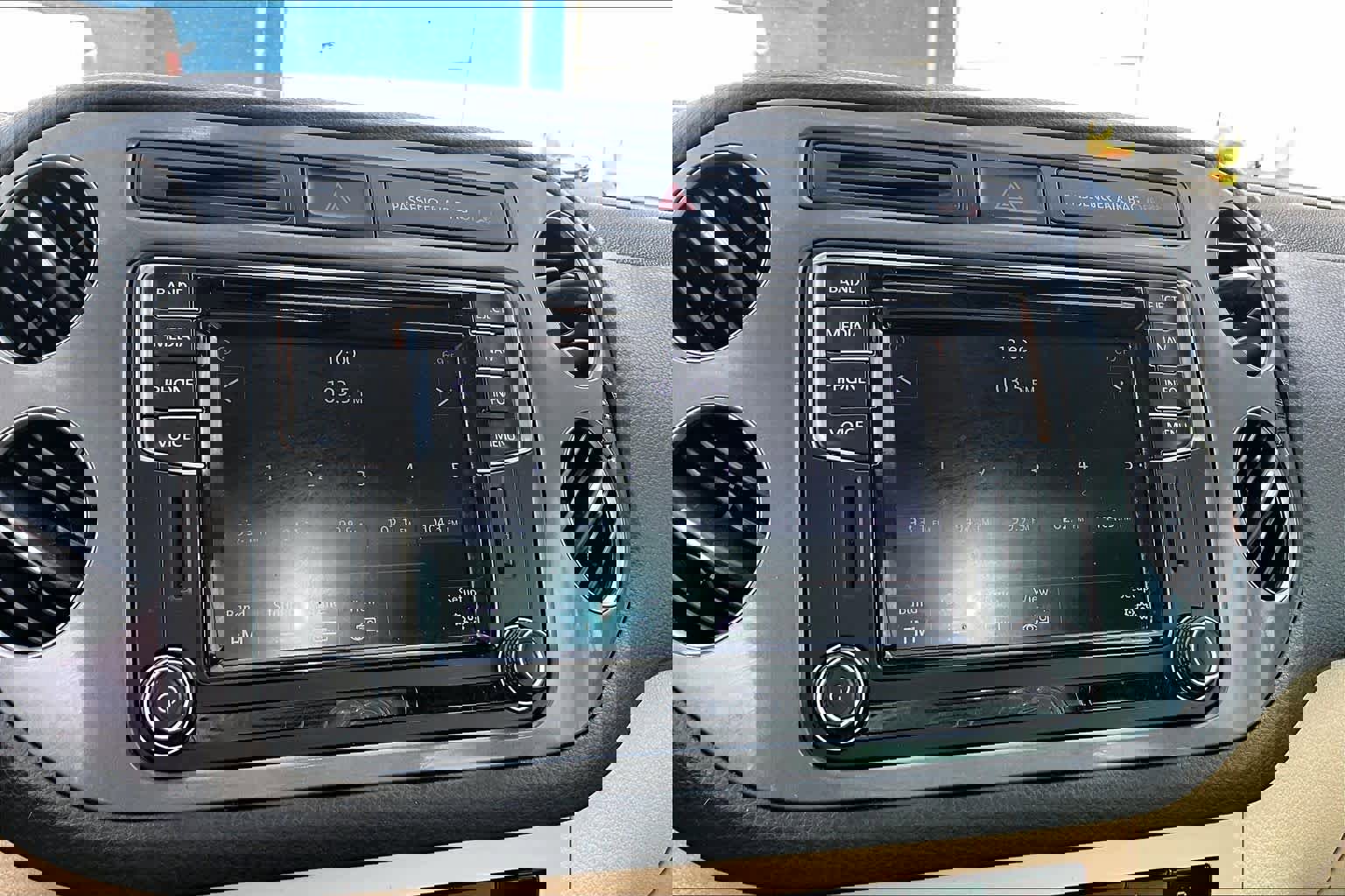 Used 2016 Volkswagen Tiguan SEL image 32