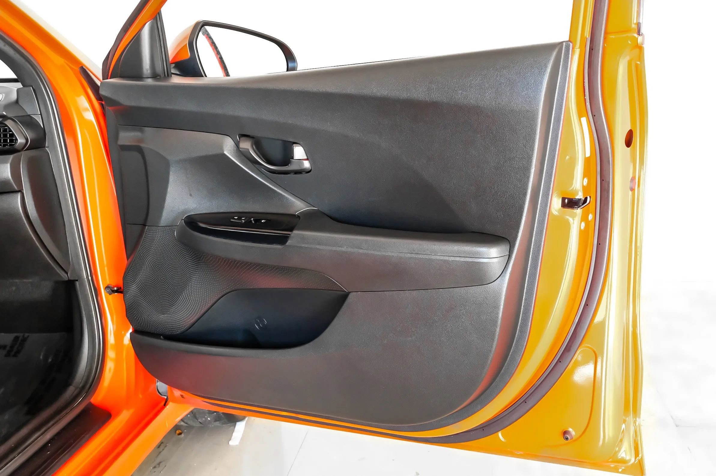 Used 2020 Hyundai Veloster 2.0 FWD image 31