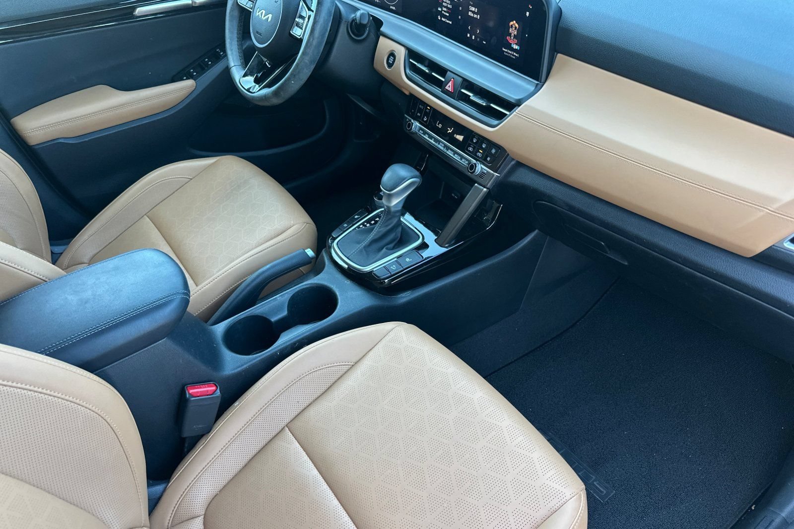 Certified 2024 Kia Seltos EX FWD image 20
