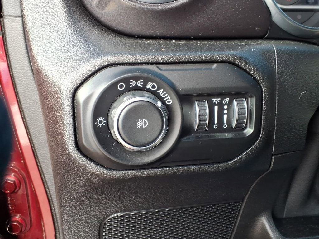 Used 2021 Jeep Wrangler Unlimited Sahara image 16