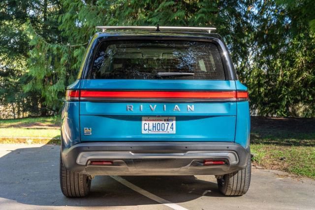 Used 2024 Rivian R1S Launch Edition image 7
