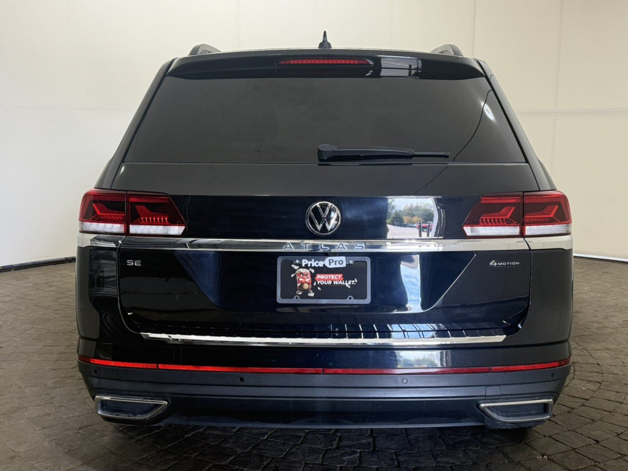 Used 2023 Volkswagen Atlas SE w/ Black Wheel Package AWD/4WD image 6
