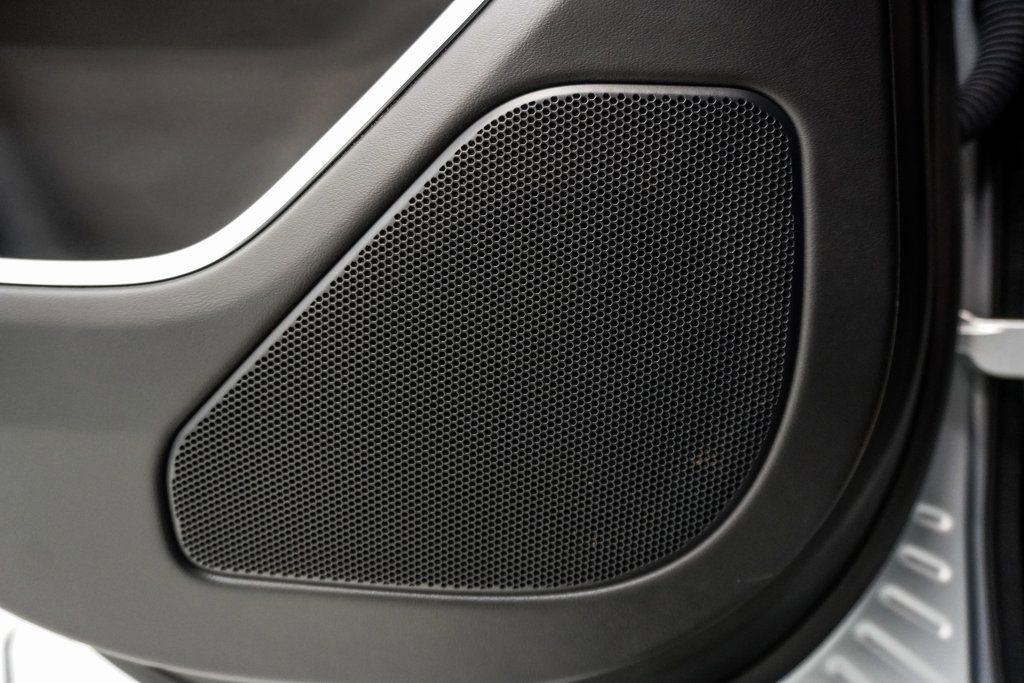 Used 2023 Land Rover Range Rover SE image 23