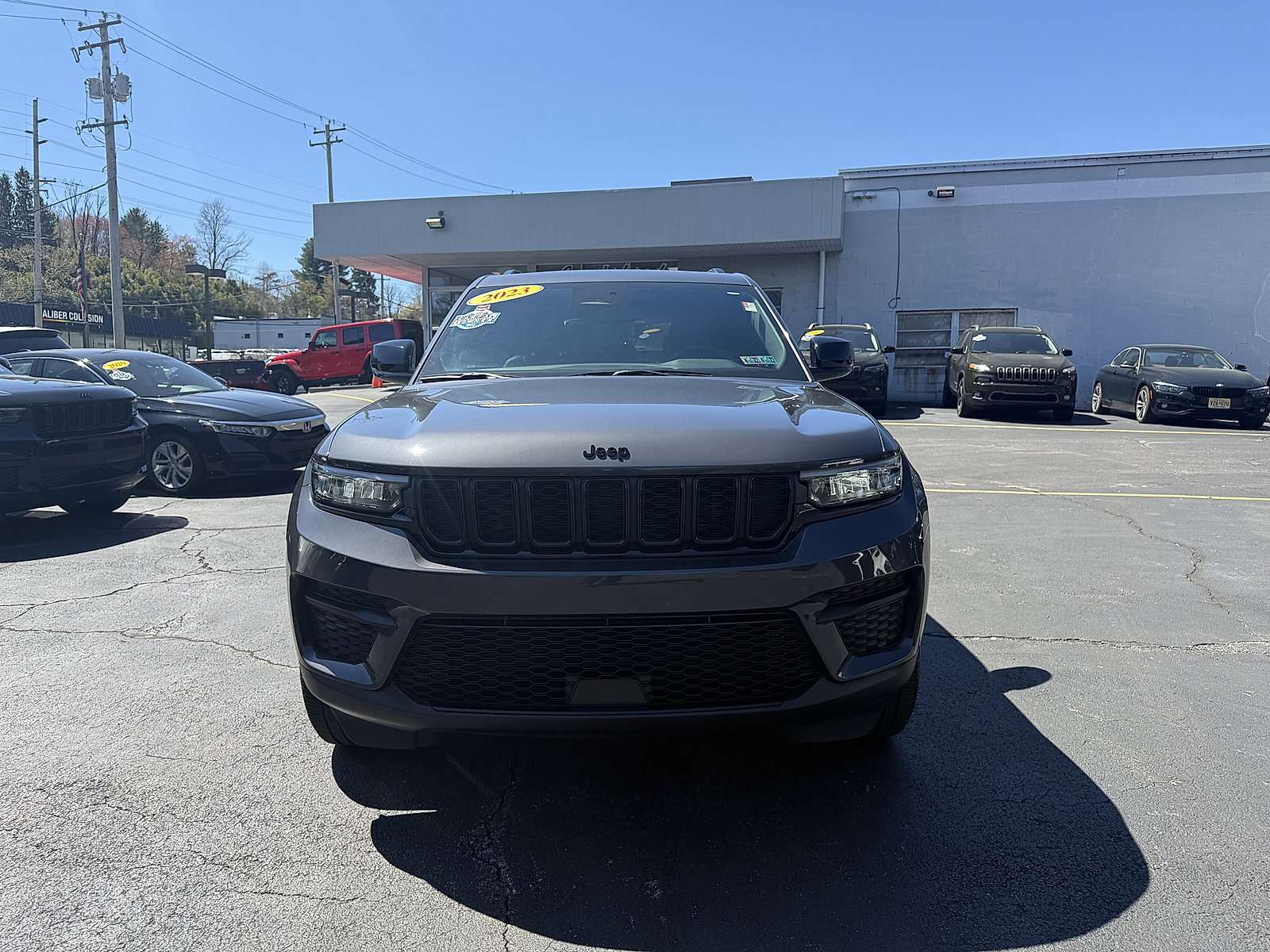 Certified 2023 Jeep Grand Cherokee Altitude image 2