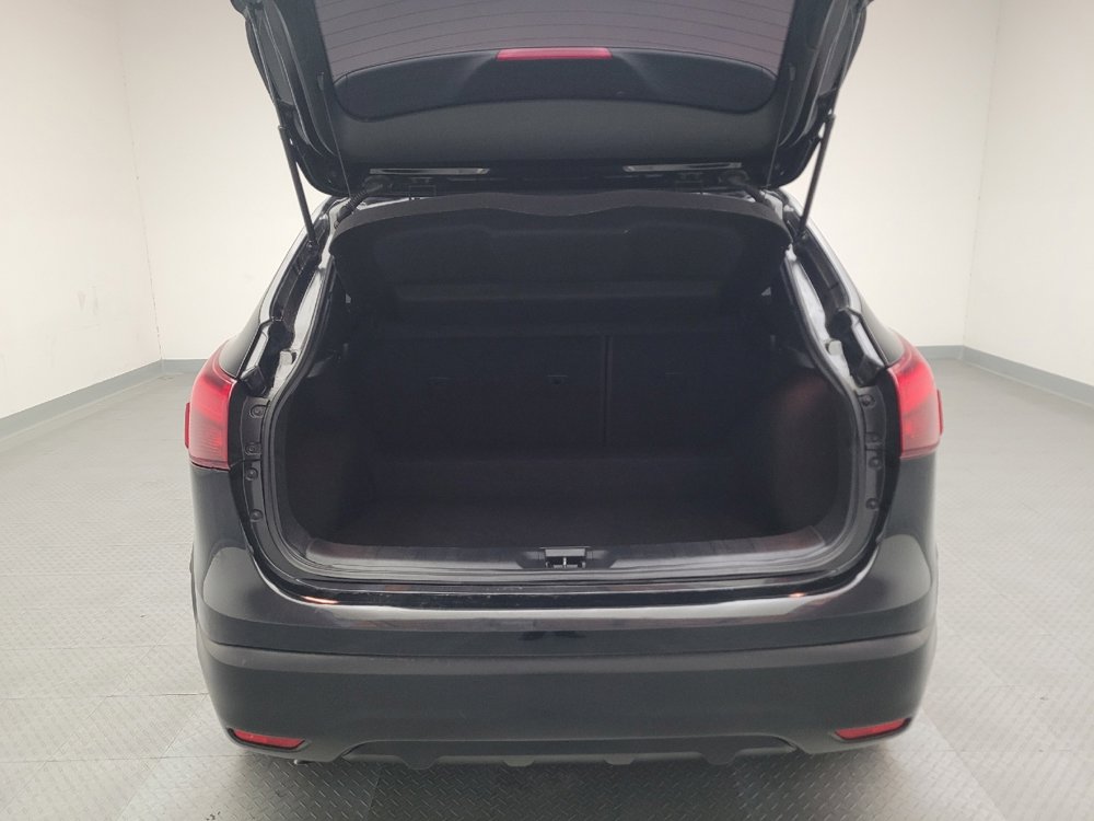 Used 2017 Nissan Rogue Sport S image 29