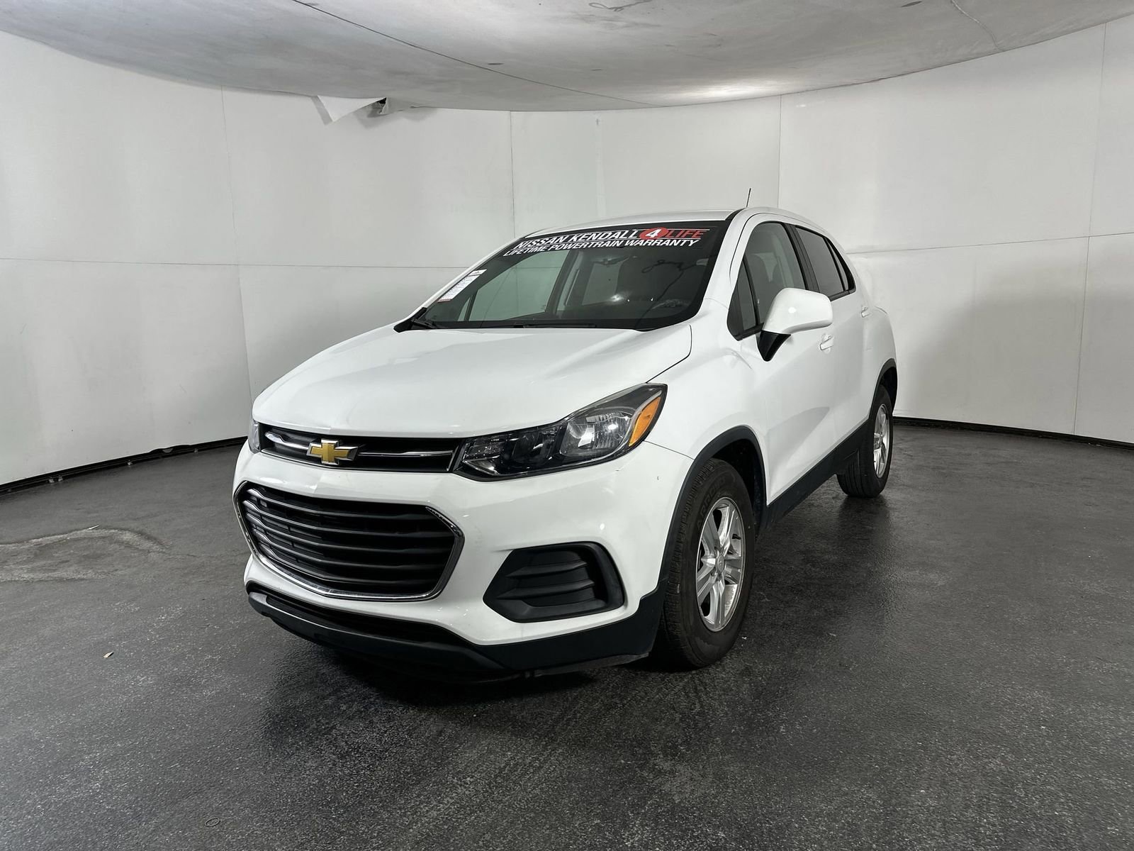 Used 2022 Chevrolet Trax LS w/ Tint and Cruise Package image 4