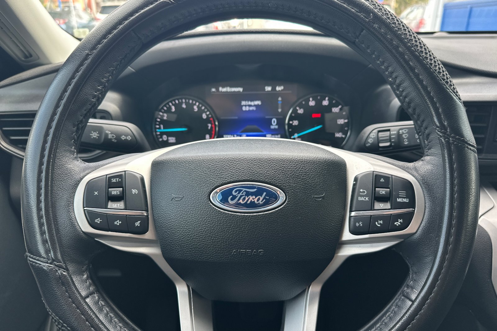 Used 2024 Ford Explorer XLT RWD image 30