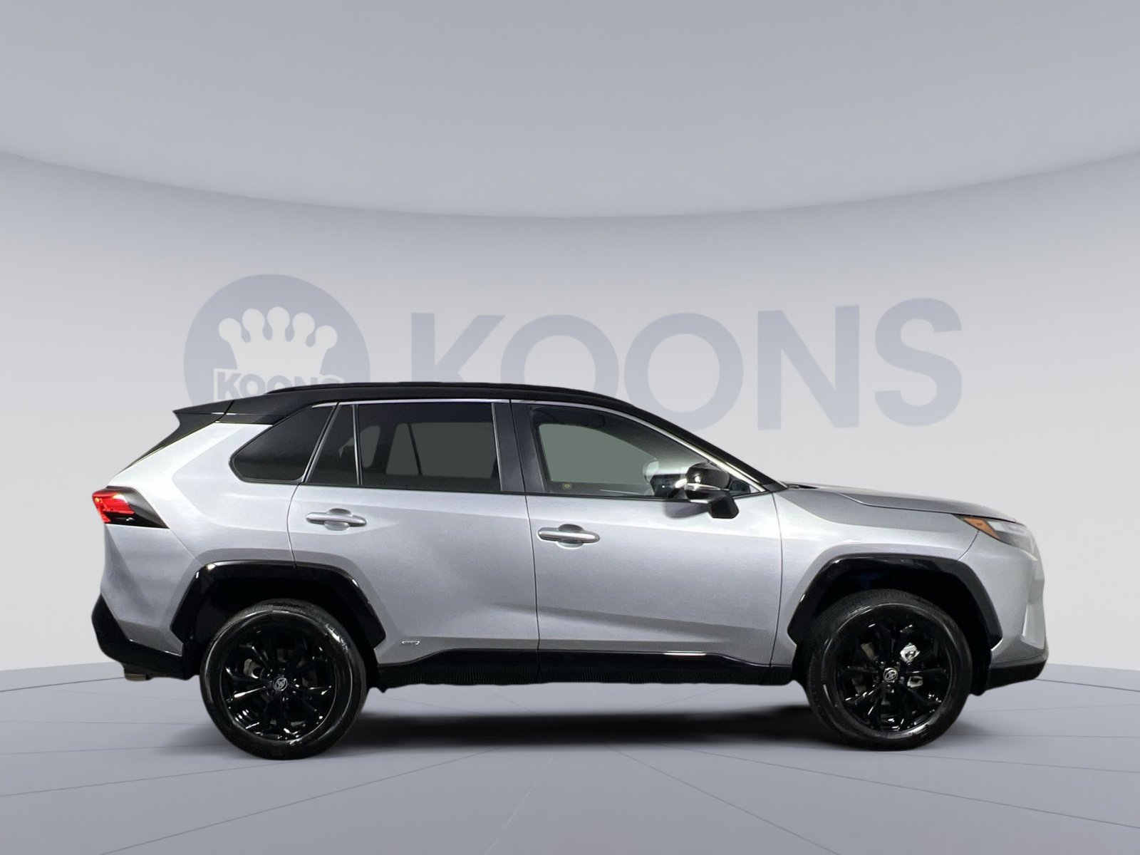 Used 2025 Toyota RAV4 XSE w/ Weather Package image 8