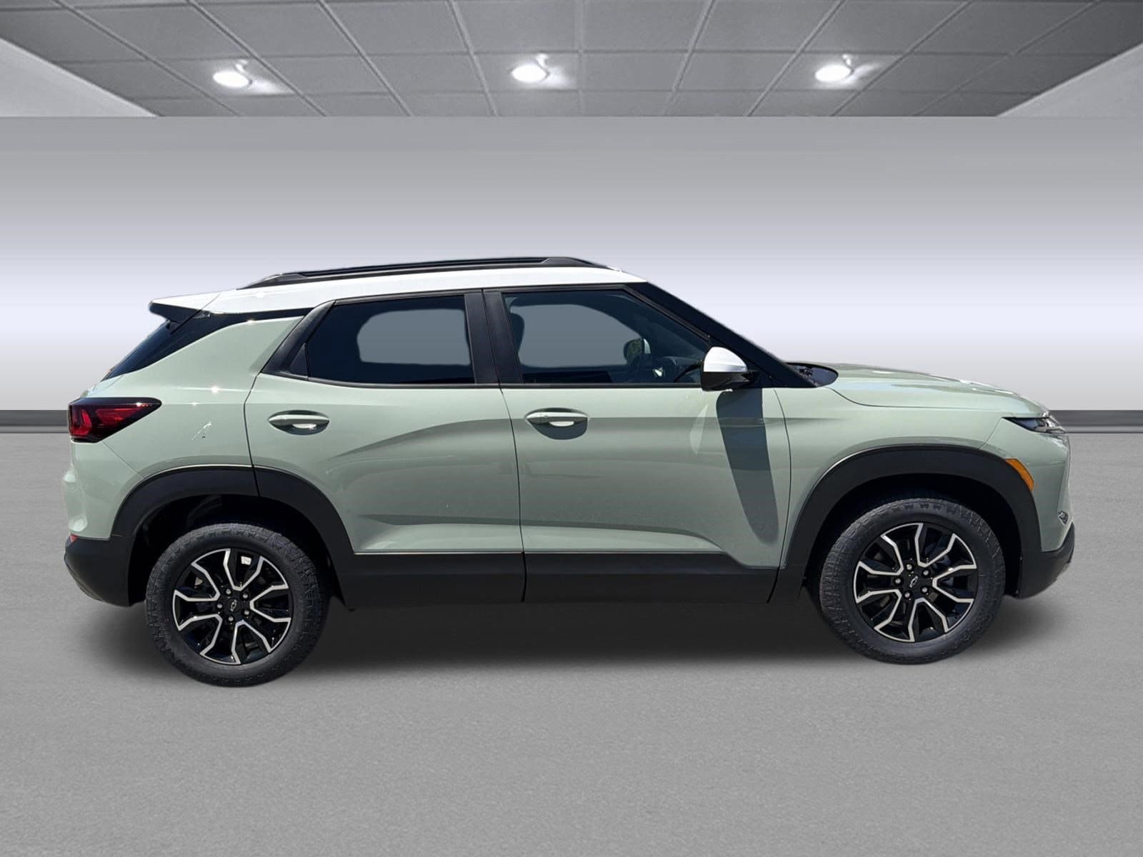 New 2026 Chevrolet TrailBlazer ACTIV FWD image 2