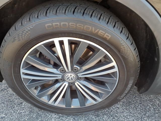 Used 2018 Volkswagen Tiguan SEL w/ 3rd Row Seat Package AWD/4WD image 7