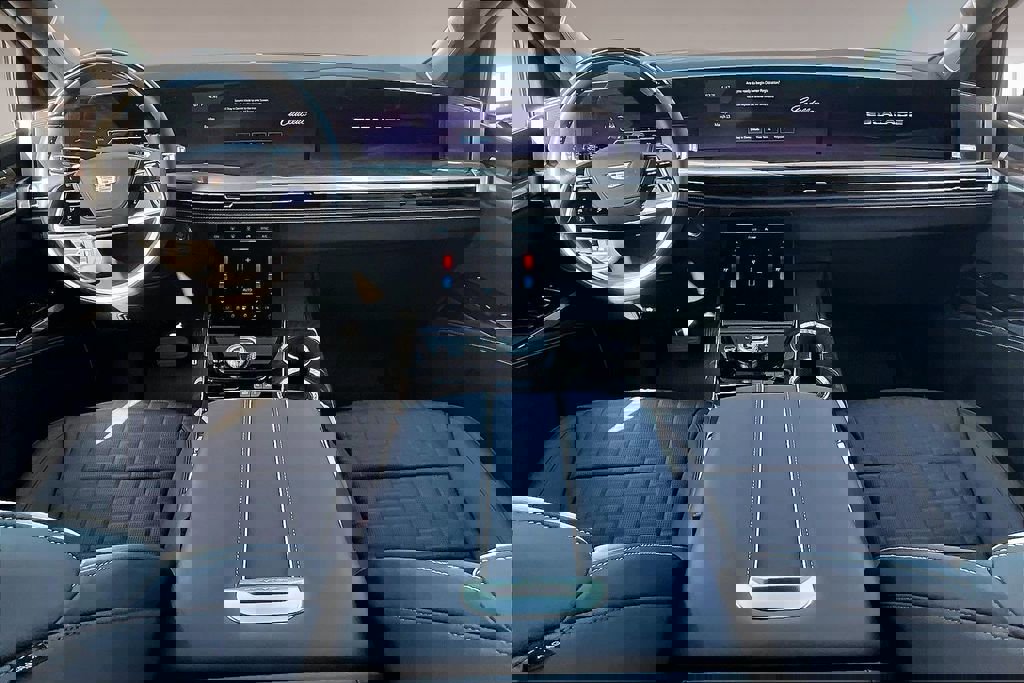 New 2026 Cadillac Escalade Platinum Luxury w/ LPO, Floor Liner Package image 5