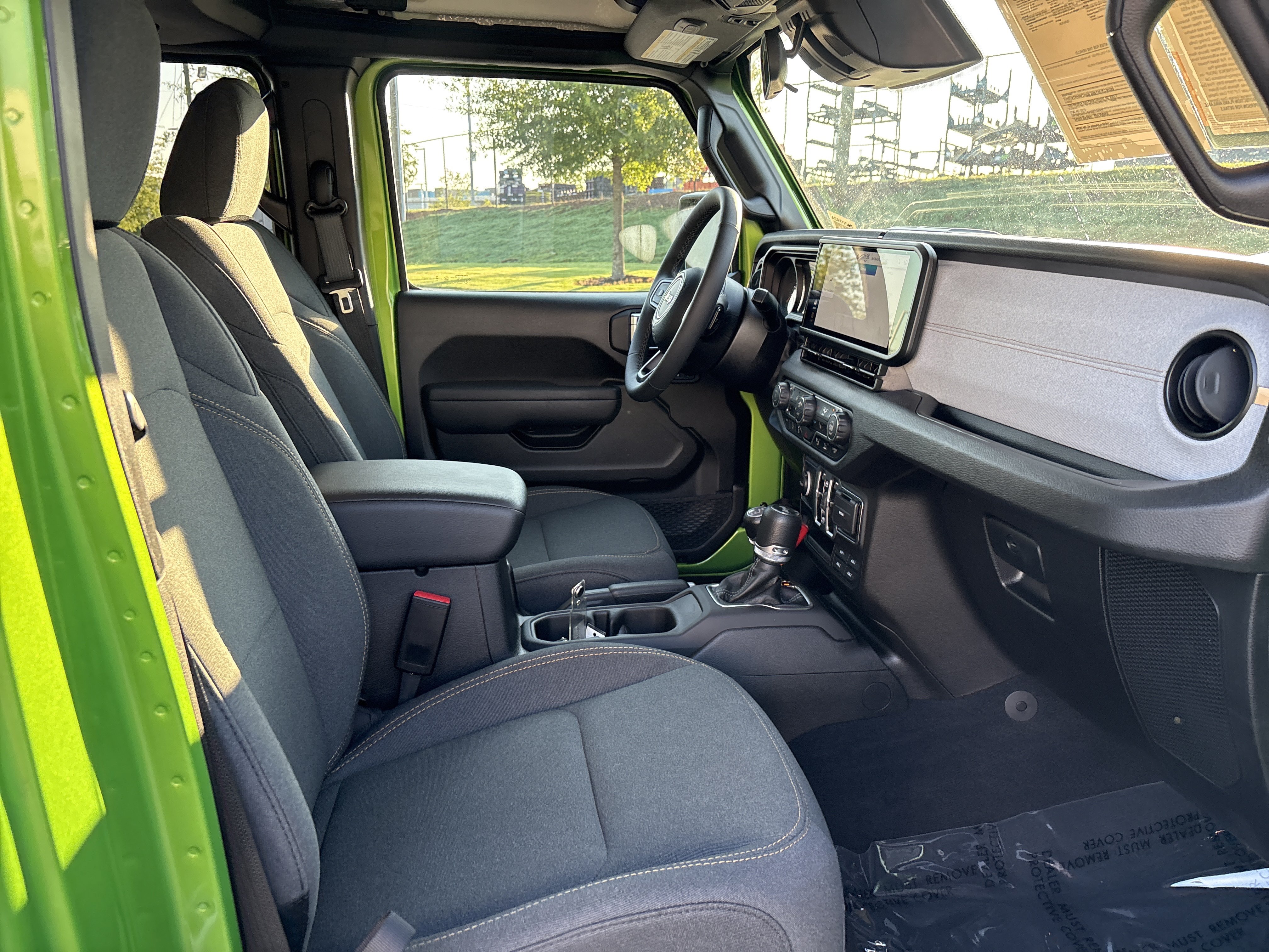 Used 2025 Jeep Wrangler Unlimited Sport AWD/4WD image 24