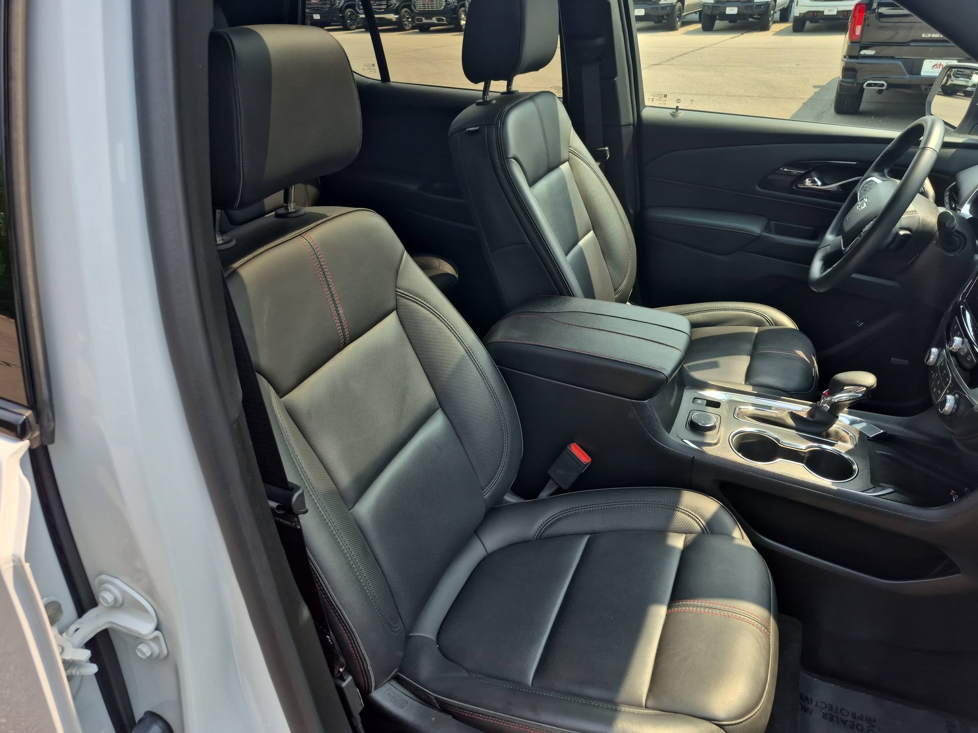 Certified 2023 Chevrolet Traverse RS w/ LPO, Floor Liner Package AWD/4WD image 30