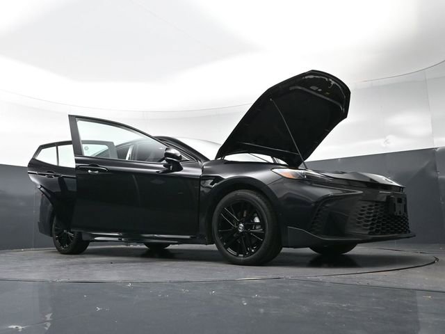 Used 2025 Toyota Camry SE FWD image 43