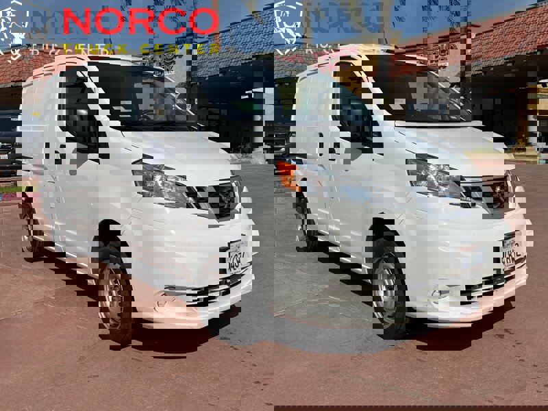 Used 2020 Nissan NV200 S w/ Back Door Glass Package image 3