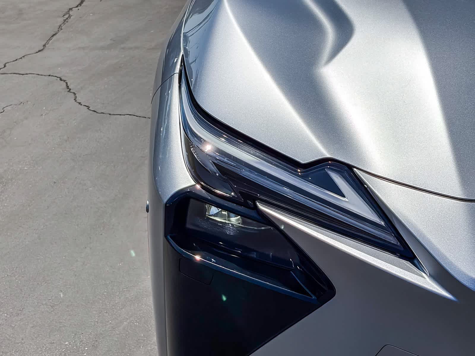 New 2026 Lexus ES 350e FWD image 7