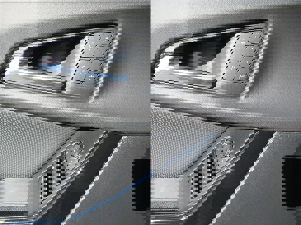 New 2026 Chevrolet Equinox RS w/ Convenience Package III image 18