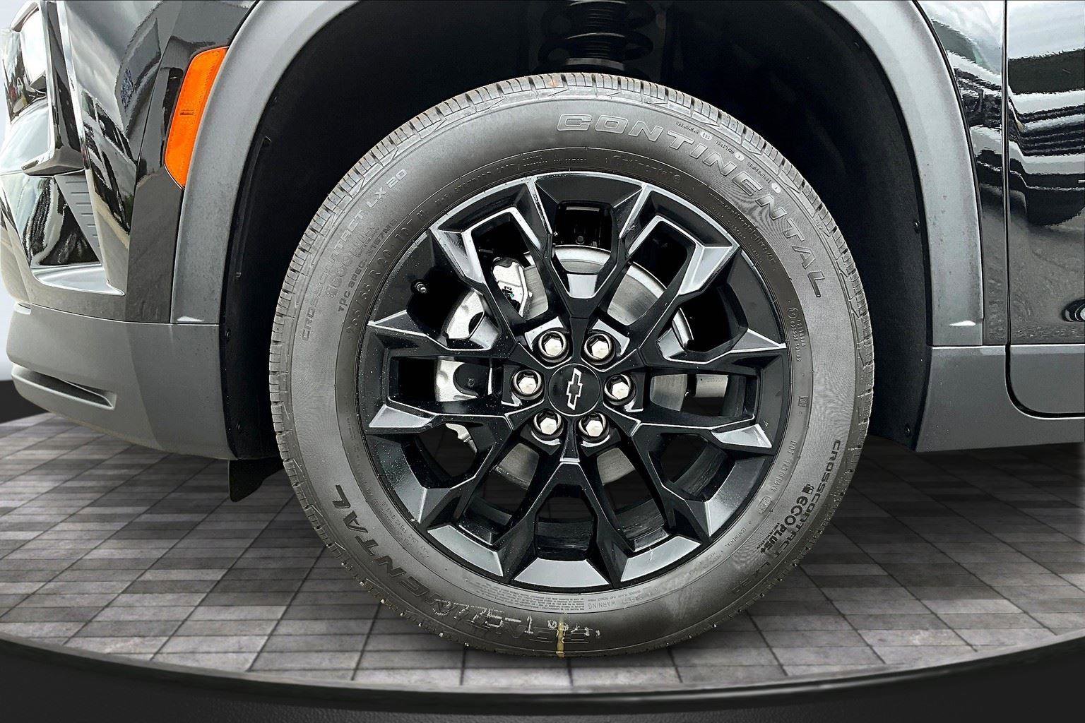 New 2026 Chevrolet Traverse LT w/ Midnight/Sport Edition image 18