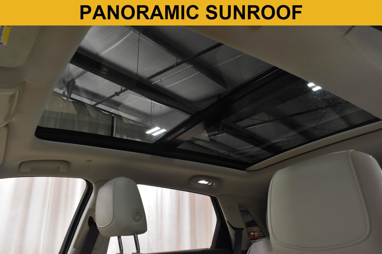 Used 2021 Cadillac XT5 Premium Luxury w/ LPO, Floor Liner Package FWD image 5