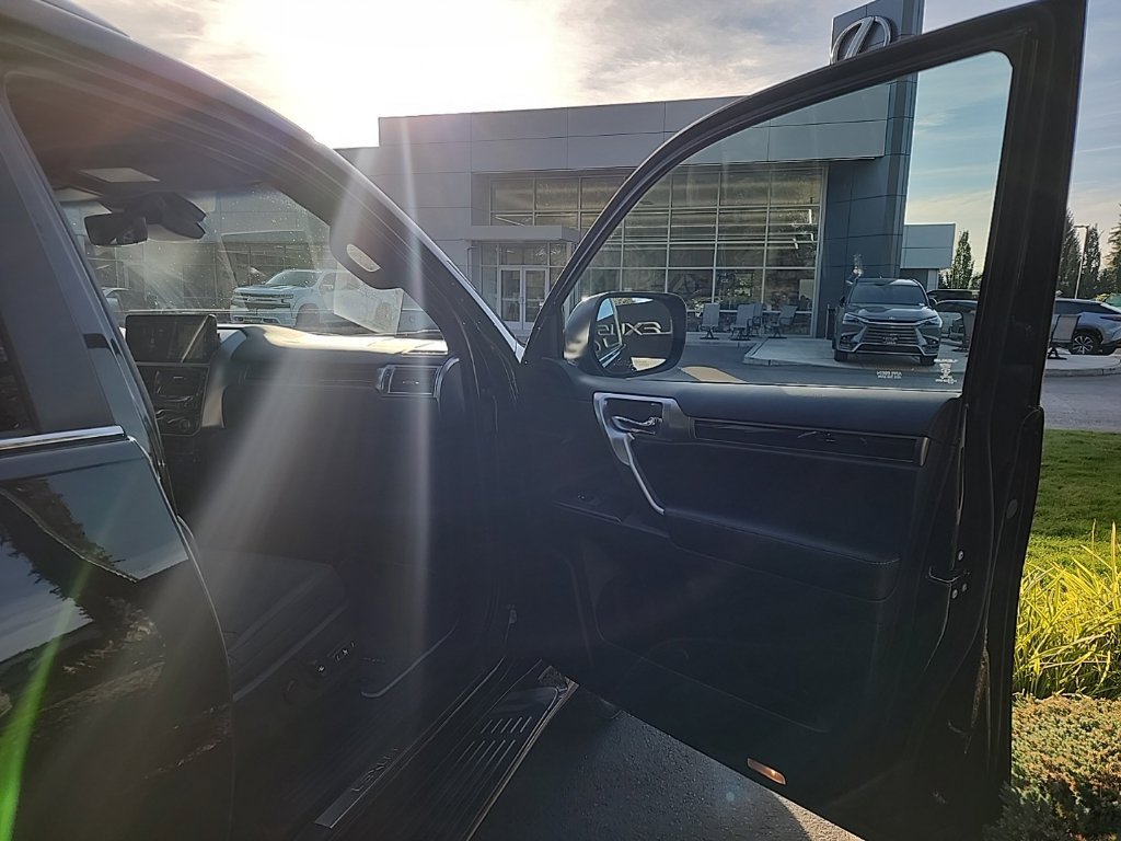 Certified 2023 Lexus GX 460 Premium w/ Premium Package AWD/4WD image 19