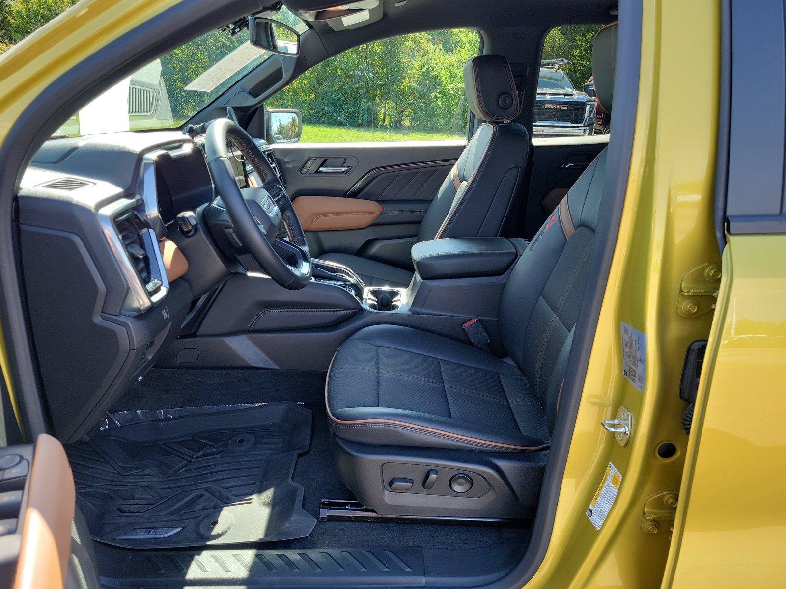 Used 2023 GMC Canyon AT4 AWD/4WD image 15