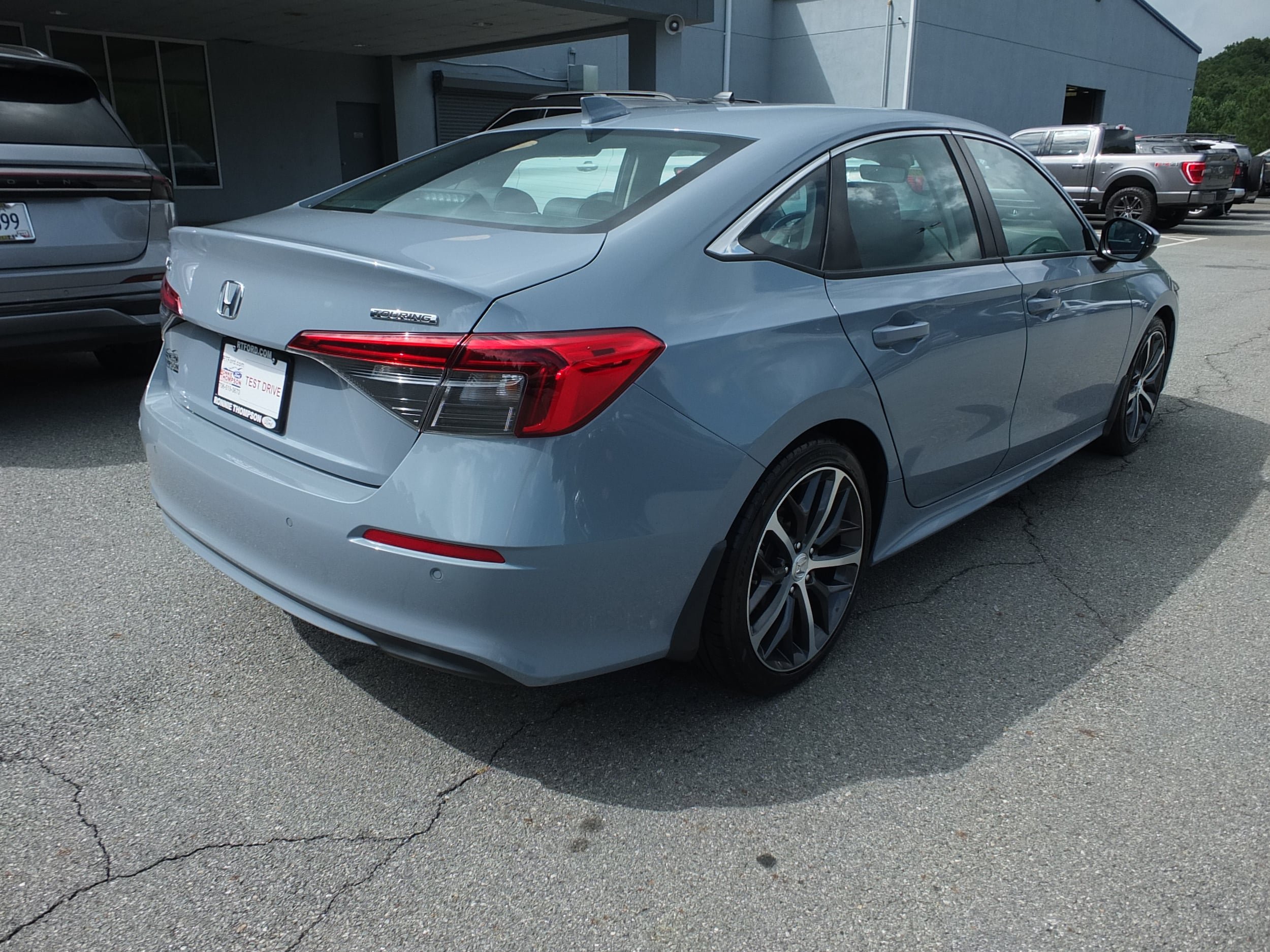 Used 2023 Honda Civic Touring image 3