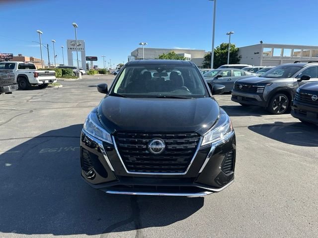 New 2025 Nissan Kicks Play S FWD image 4