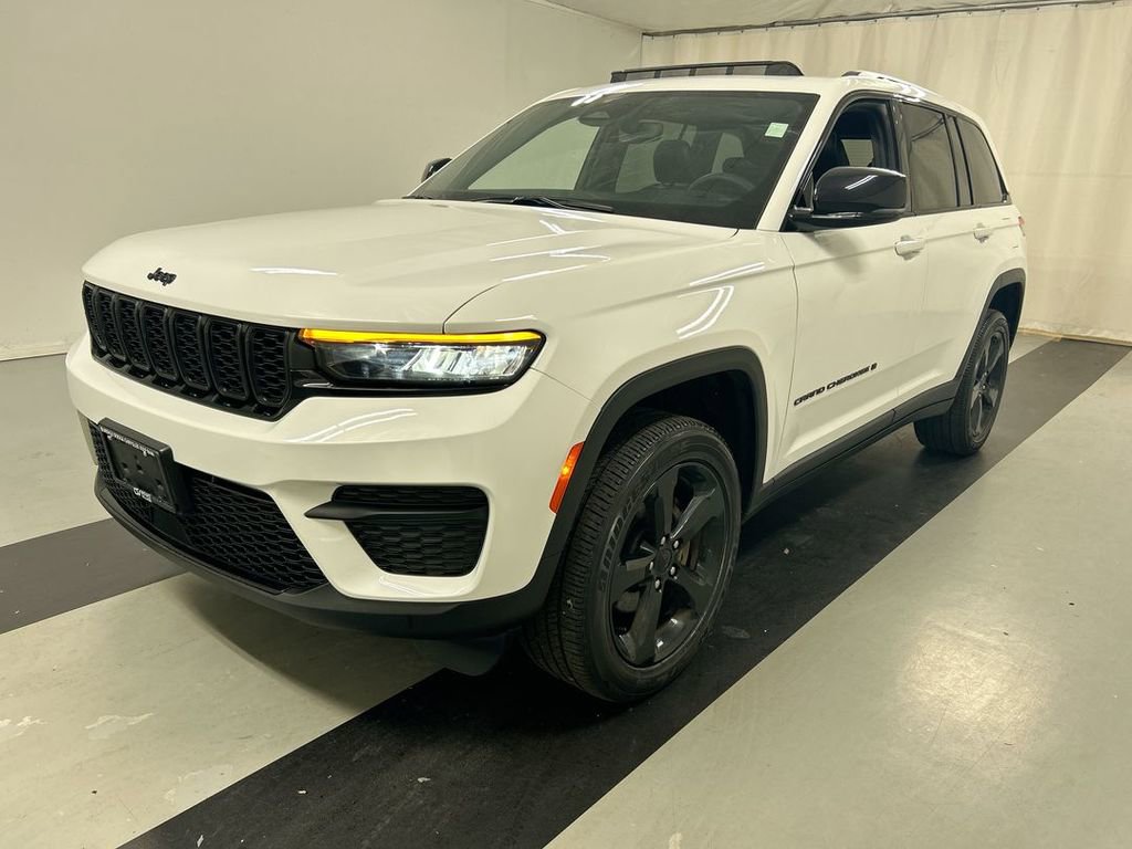 Certified 2023 Jeep Grand Cherokee Altitude image 5