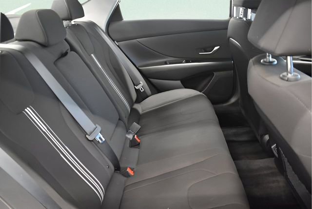 Used 2025 Hyundai Elantra SEL FWD image 17