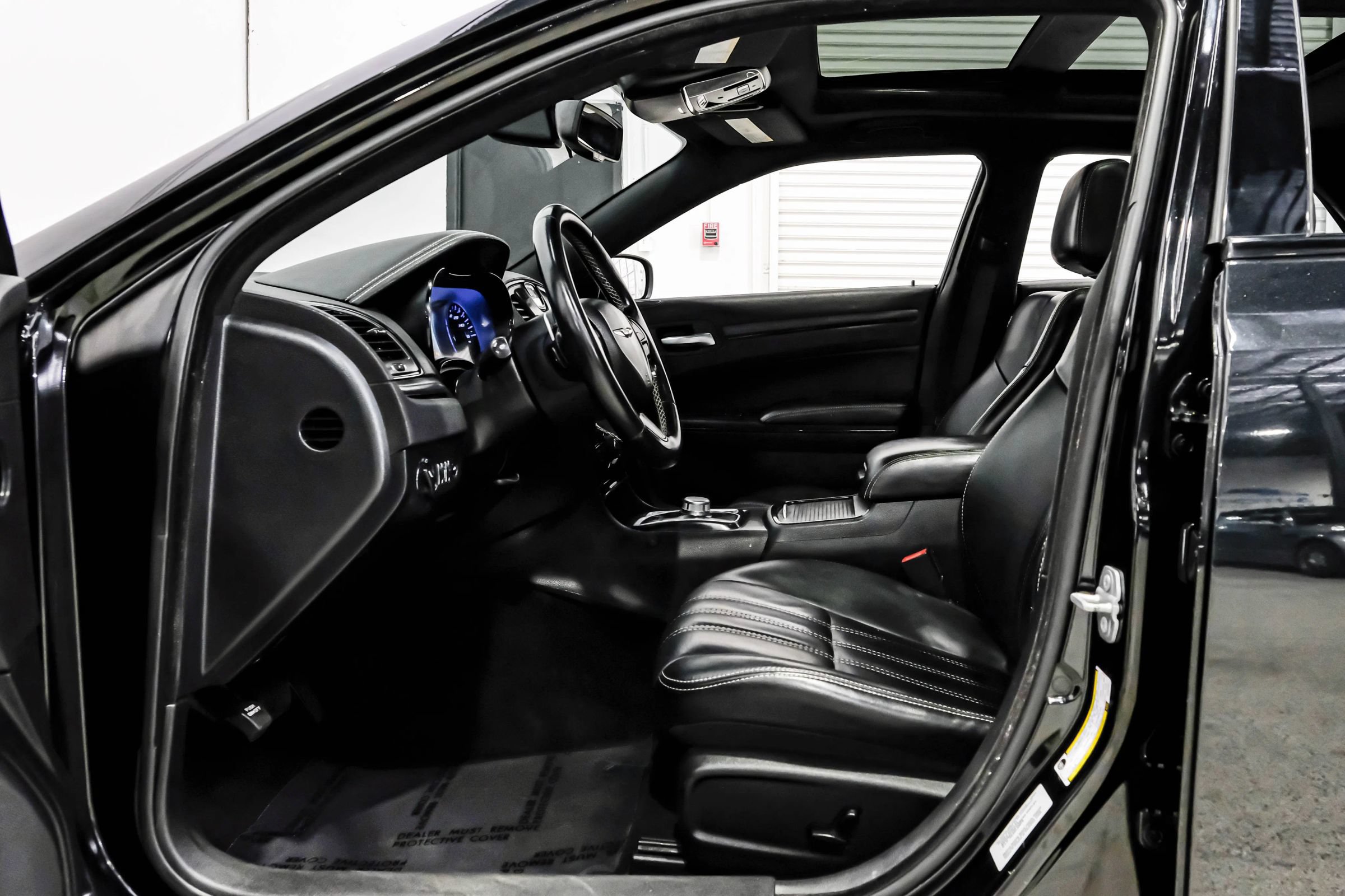 Used 2015 Chrysler 300 S w/ 300S Premium Group RWD image 21
